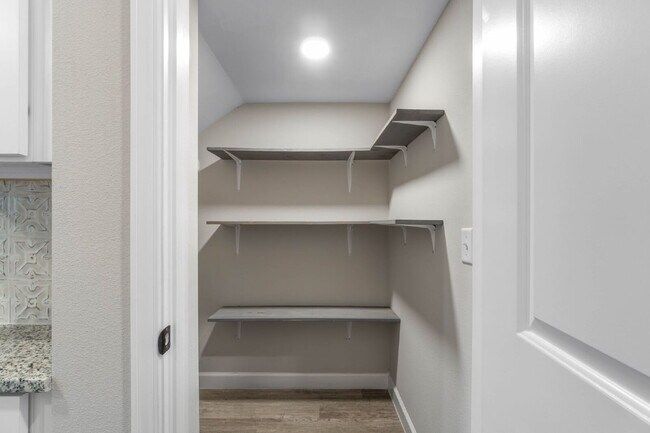 Building Photo - 1817 Stable Ln