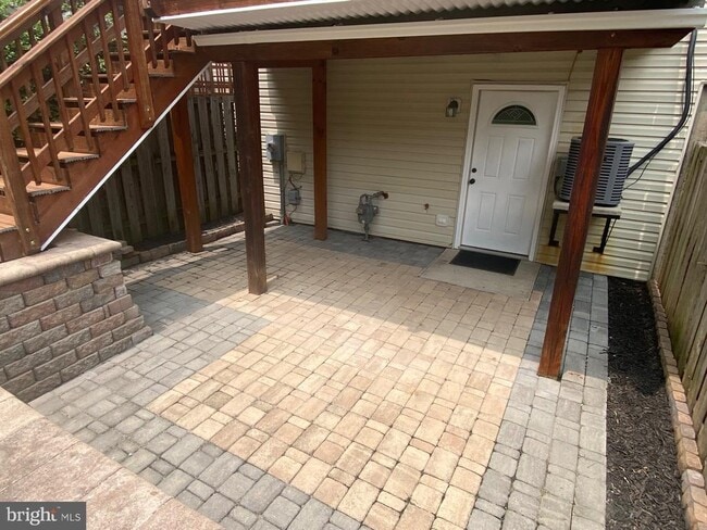 Building Photo - 205 Shaw Ct