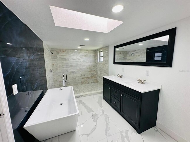 Building Photo - 25892 Aysen Dr