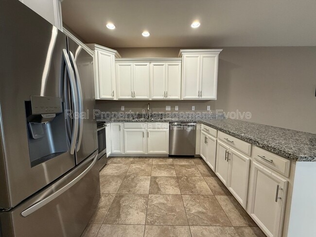 Building Photo - 2270 S Deerfield Ln