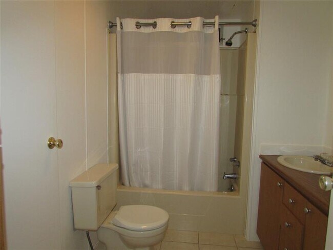 Building Photo - 5249 NW 4th Terrace