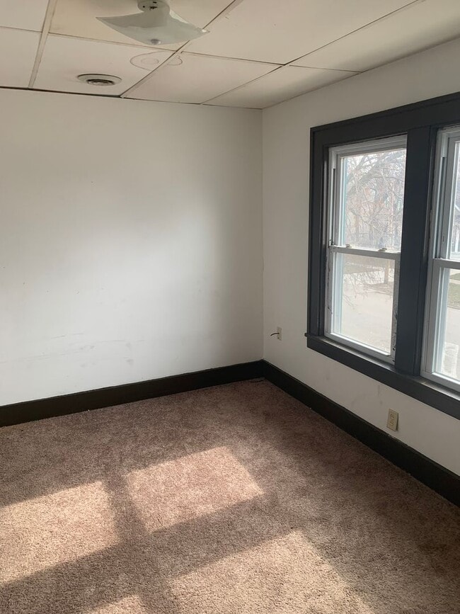 Building Photo - 302 Clay St