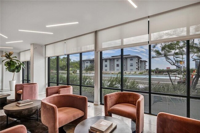 Building Photo - 800 Embassy Dr