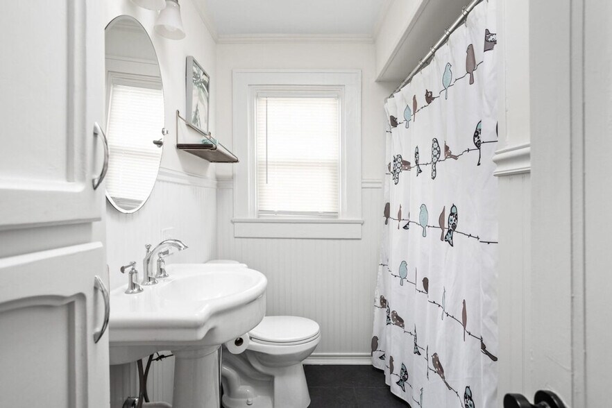 Building Photo - 6115 Ralston Ave