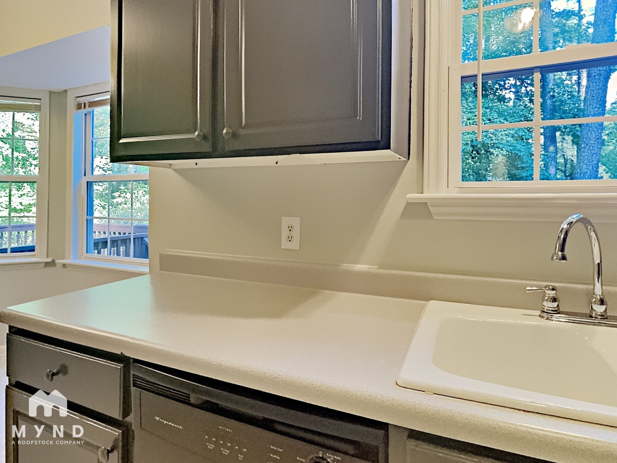 Building Photo - 112 Drew Ct