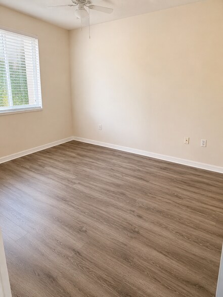 Building Photo - 6533 Emerald Dunes Dr