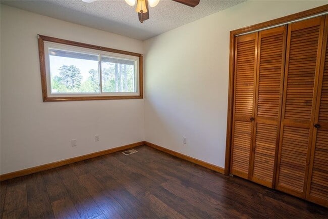 Building Photo - 1540 Magnolia Pl