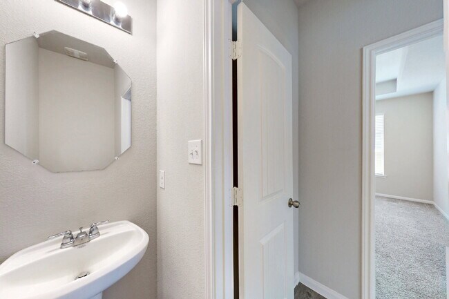 Building Photo - 3 bedroom, 2.5 bath with Study or 4th Bedroom and Game Room extras include Gym, Storage Racks in ...