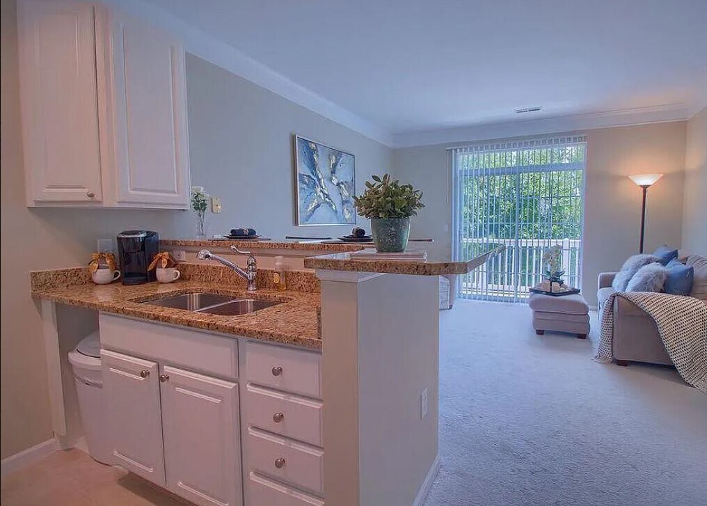 Building Photo - 7016 Old Bridge Ln E