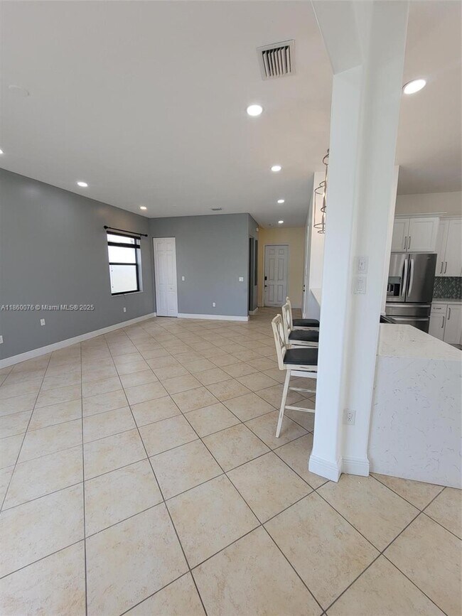 Building Photo - 9136 SW 36th Mnr