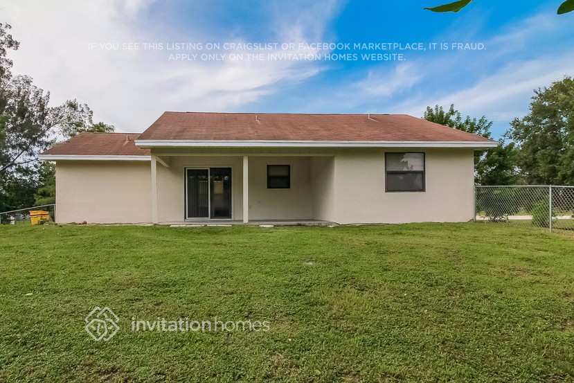 Building Photo - 16888 E Aquaduct Dr