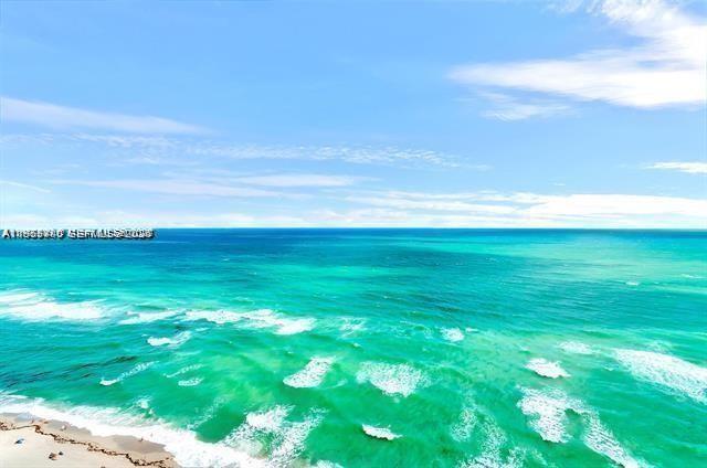 Building Photo - 17121 Collins Ave