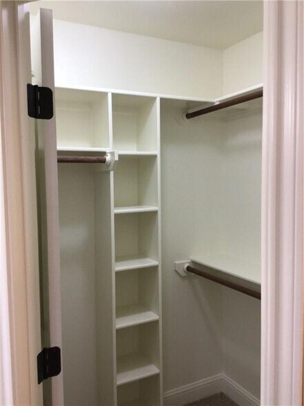 Master Closet 2 - 7398 Connor Rd