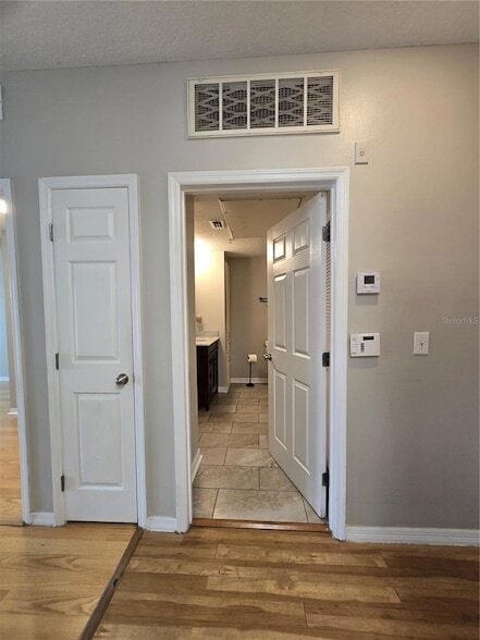 Building Photo - 1910 E Palm Ave