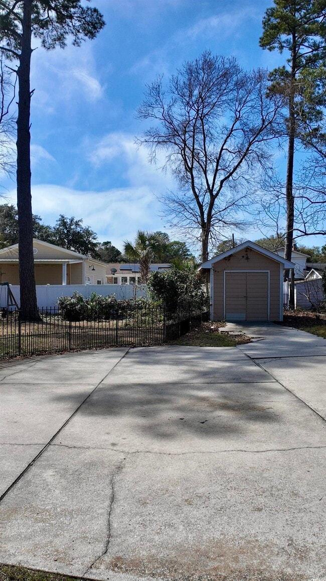 Building Photo - 613 62nd Ave N