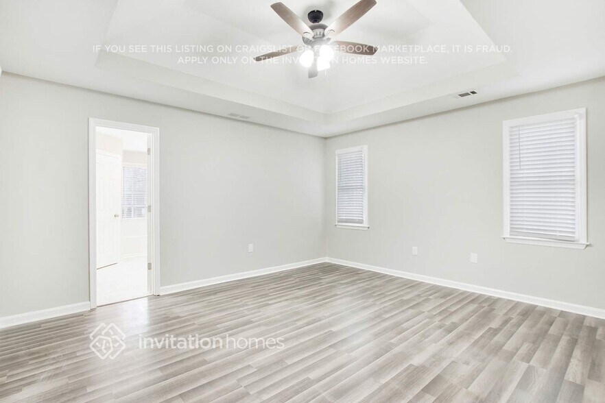 Building Photo - 4132 Maple Ln