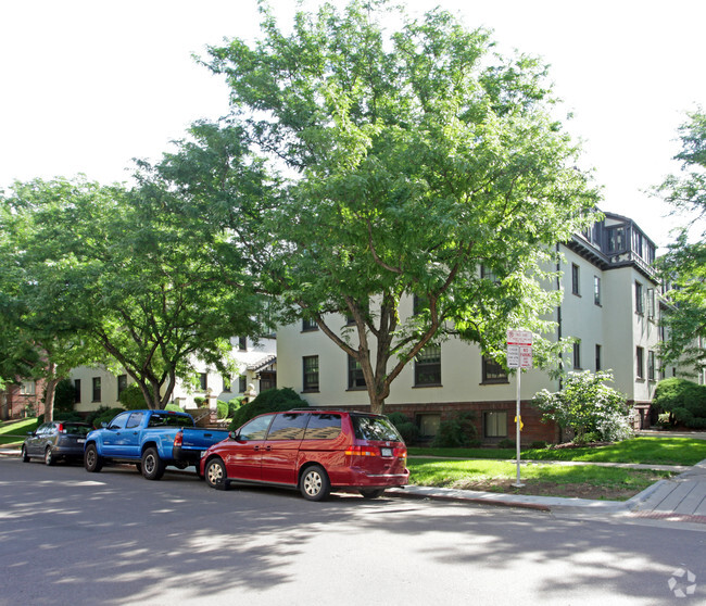 Primary Photo - Chateau Apartments