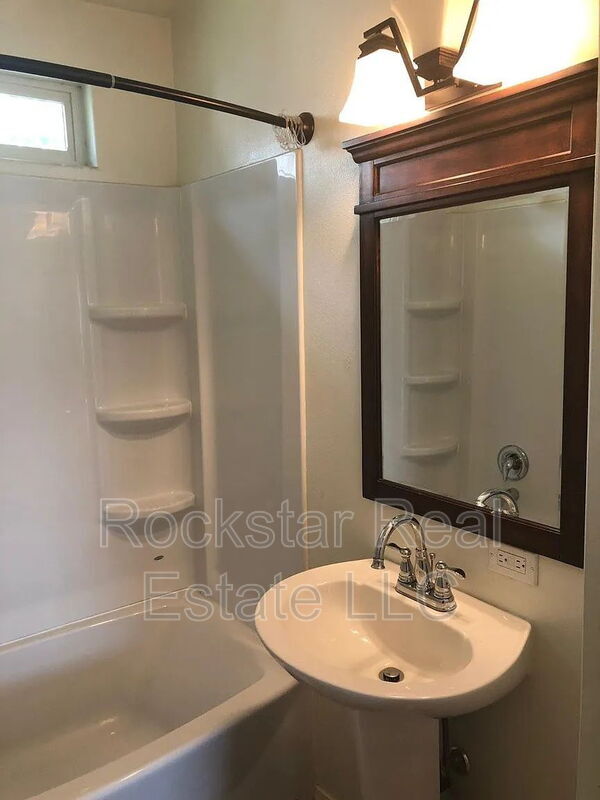 Building Photo - 2017 N Hamilton St