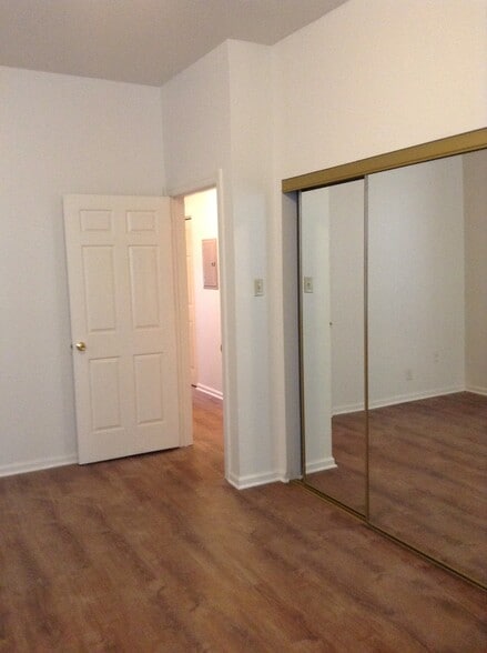 Building Photo - 3504 Vista Ave