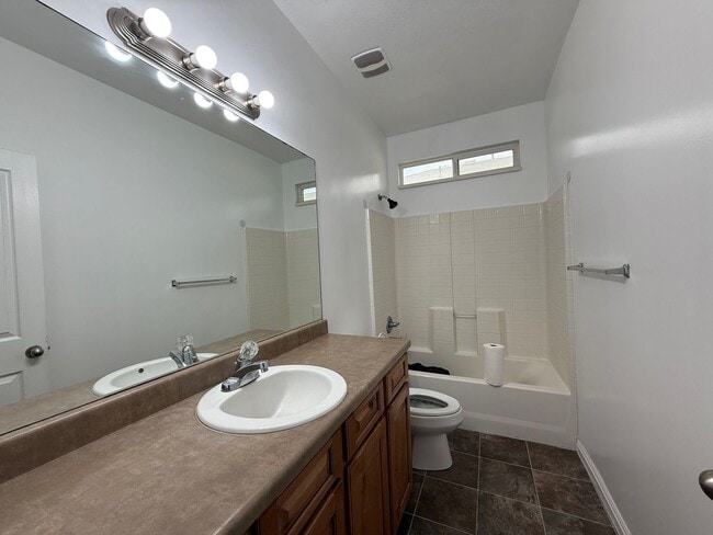 Building Photo - Updated 3-Bedroom Home in Woods Cross!