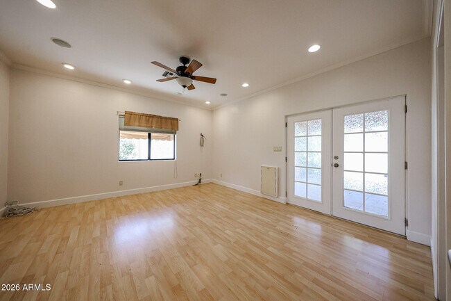 Building Photo - 6228 E Pershing Ave