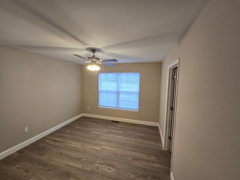 Building Photo - 2618 Cherry Farms Dr