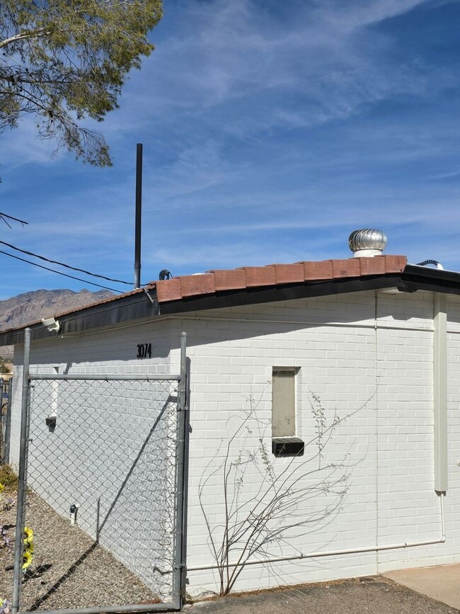 Building Photo - Move In Special!! - Beautifully Renovated ...