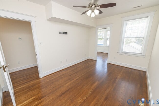 Building Photo - 2302 Maplewood Ave