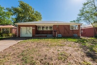 Building Photo - 878 S Fabrique Dr