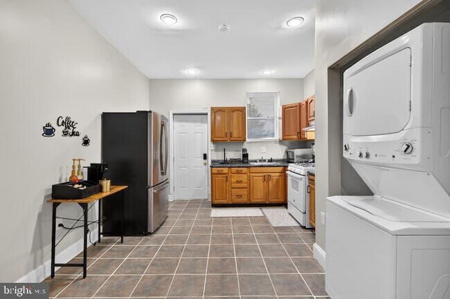 Building Photo - 1119 Montello Ave NE