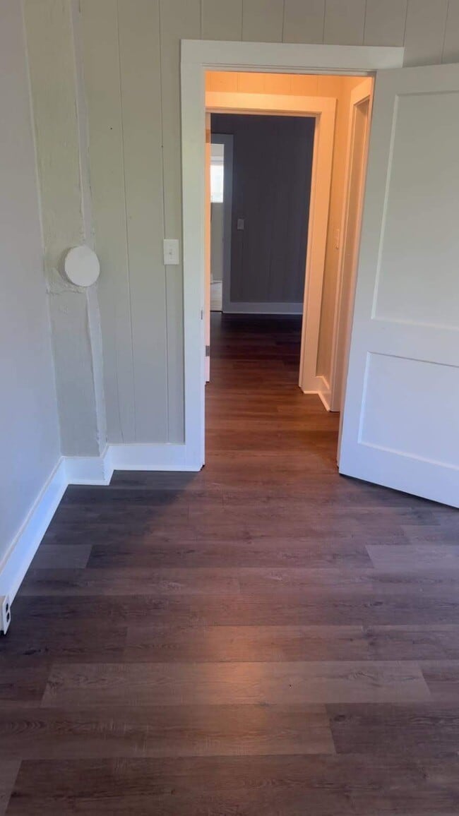 Building Photo - 805 Rountree Ave SE