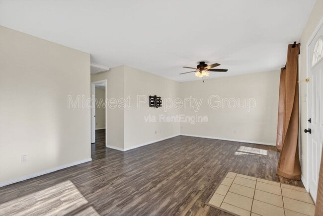 Building Photo - 36 Jamestown Dr