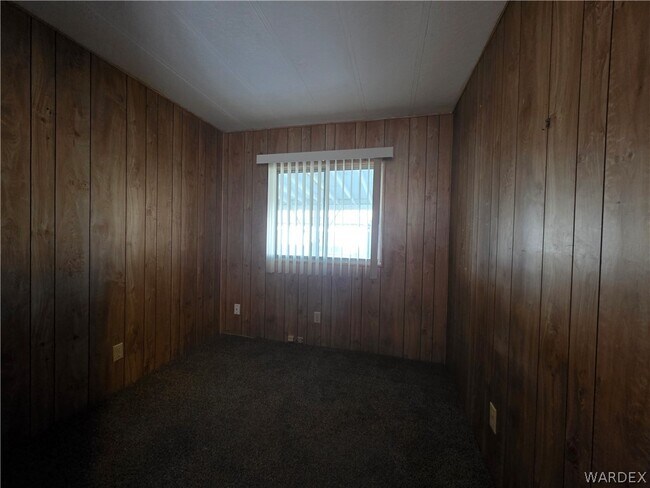 Building Photo - 546 Roadrunner Dr