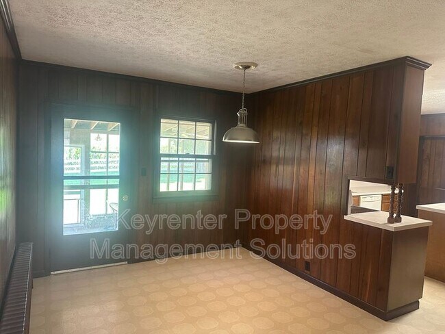 Building Photo - 151 Tanner Ln