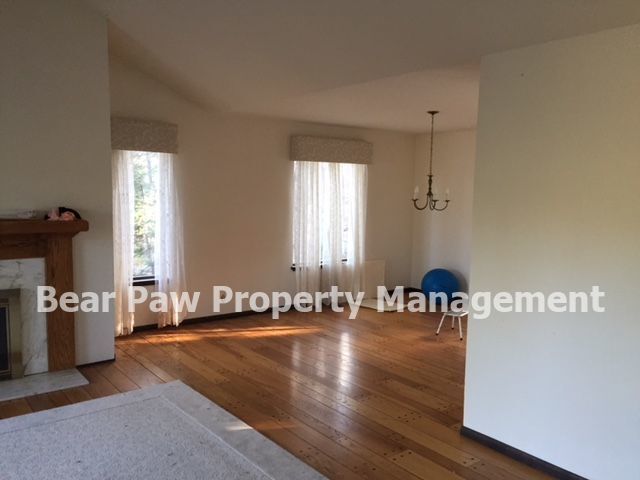 Building Photo - Great Home in Hiwan!!
