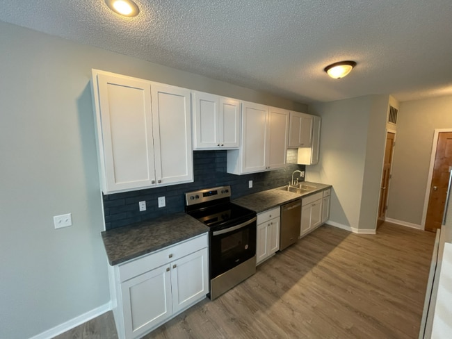 Building Photo - 94 Bridgewater Trail