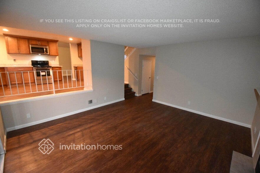 Building Photo - 242 Newport Cir