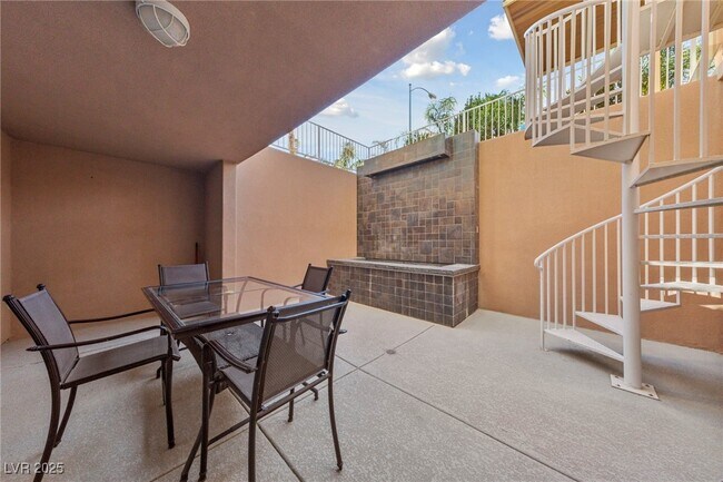 Building Photo - 5691 Deer Creek Falls Ct