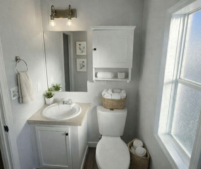 Building Photo - 2224 Chicago Cubs St