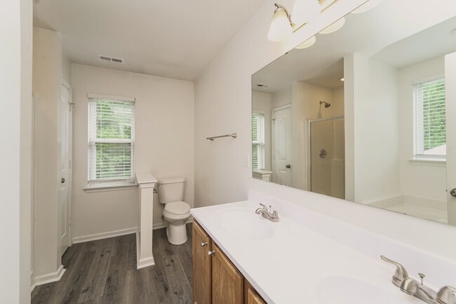 Building Photo - 316 Wrayhill Dr