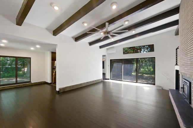 Building Photo - 2645 Hickory Ct