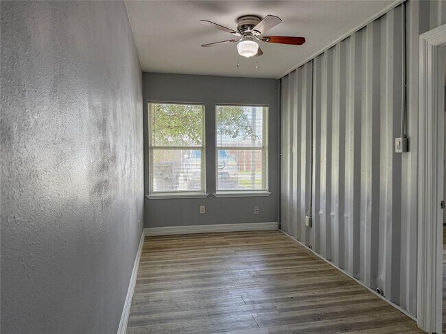 Building Photo - 3826 Lehall St