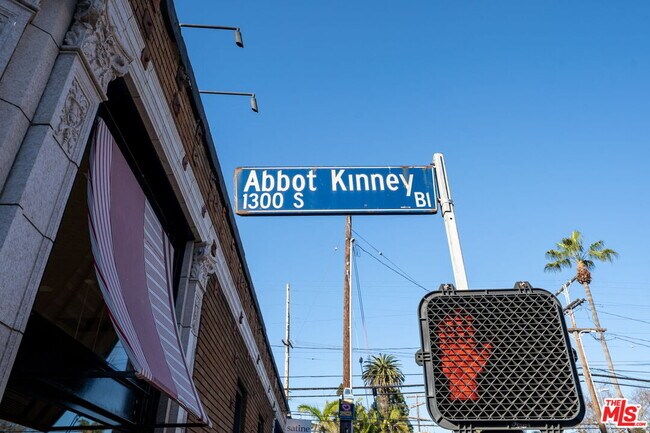 Building Photo - 1510 Electric Ave