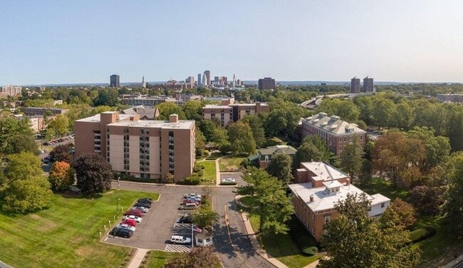 Building Photo - 170 Sisson Ave