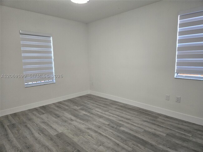 Building Photo - 3124 SW 154th Pl