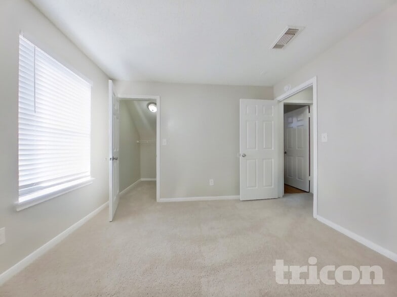 Building Photo - 3126 Kelling St