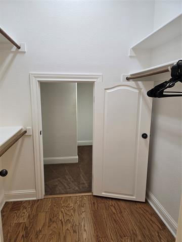 Building Photo - 2447 Embleton Dr