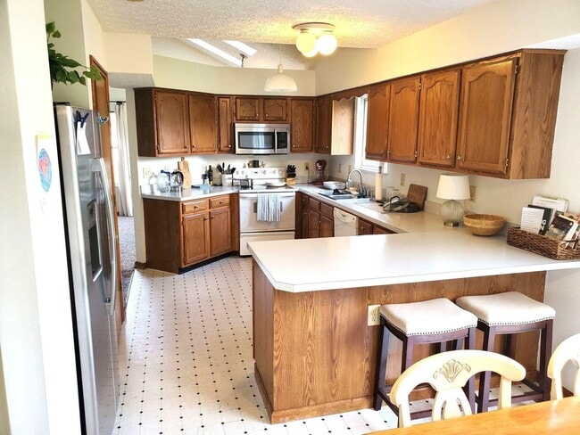 Building Photo - 4881 Arbormont Rd