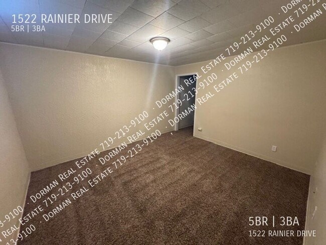 Building Photo - 1522 Rainier Dr