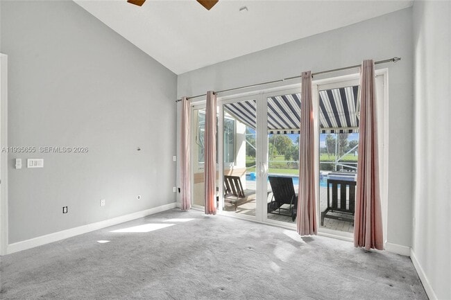 Building Photo - 652 W Palm Aire Dr